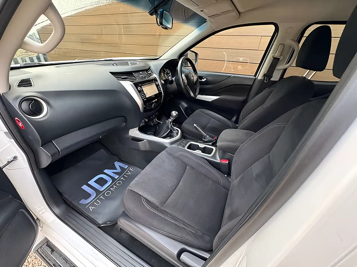 Used 2017 Nissan Navara N-Connecta White - Interior and Exterior details 19