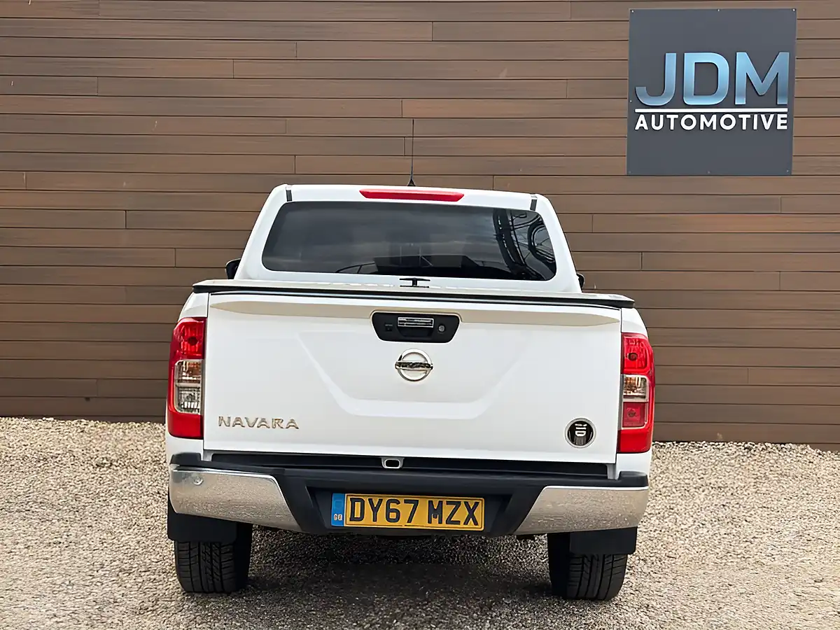 Used 2017 Nissan Navara N-Connecta White - Interior and Exterior details 4