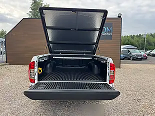 Used 2017 Nissan Navara N-Connecta White - Interior and Exterior details 5