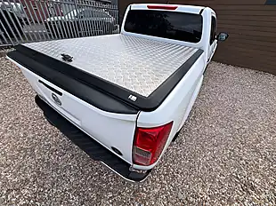 Used 2017 Nissan Navara N-Connecta White - Interior and Exterior details 6