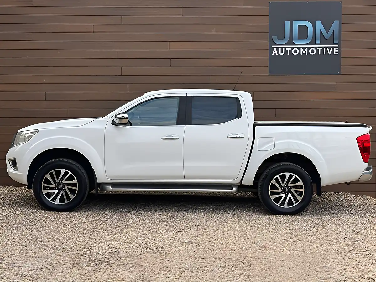 Used 2017 Nissan Navara N-Connecta White - Interior and Exterior details 8
