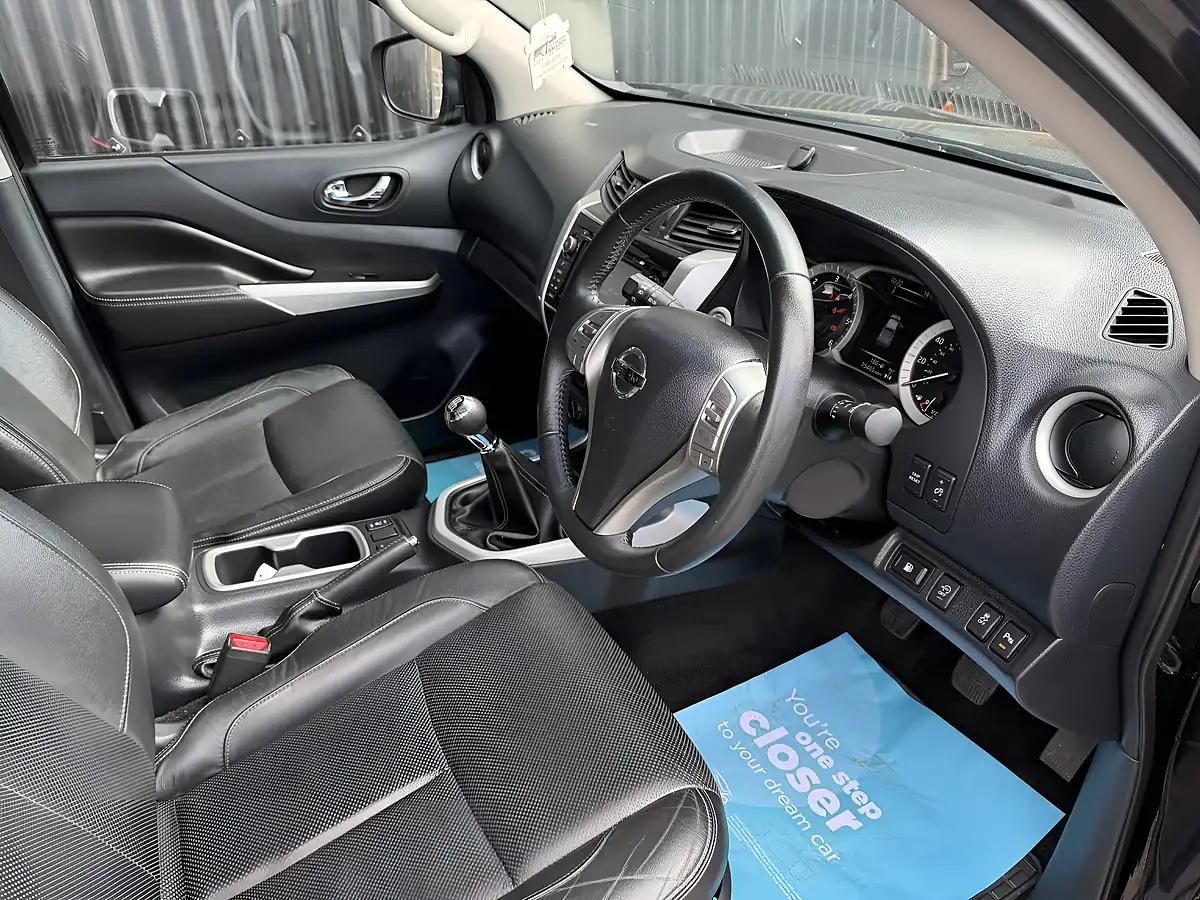 Used 2017 Nissan Navara Tekna Black - Interior and Exterior details 11