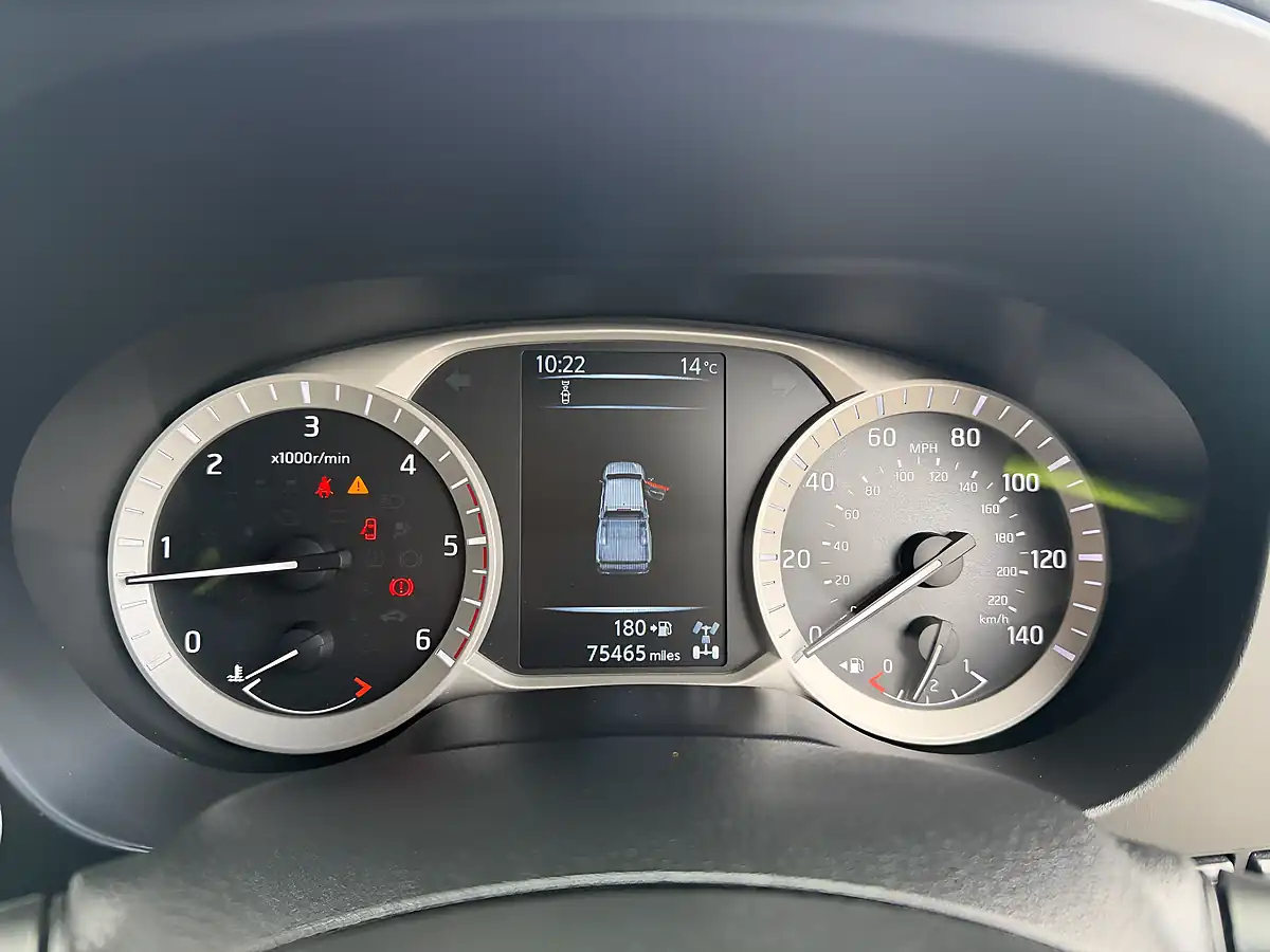 Used 2017 Nissan Navara Tekna Black - Interior and Exterior details 16
