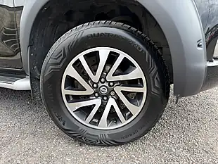 Used 2017 Nissan Navara Tekna Black - Interior and Exterior details 3