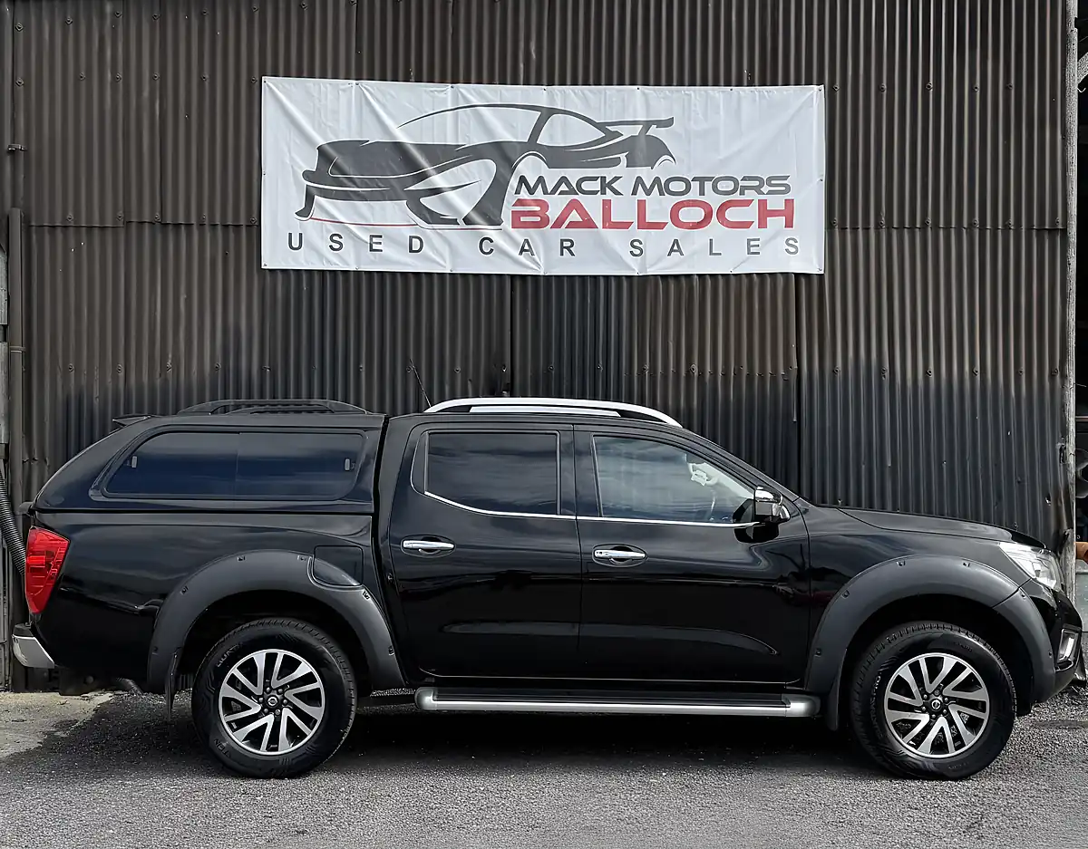 Used 2017 Nissan Navara Tekna Black - Interior and Exterior details 4