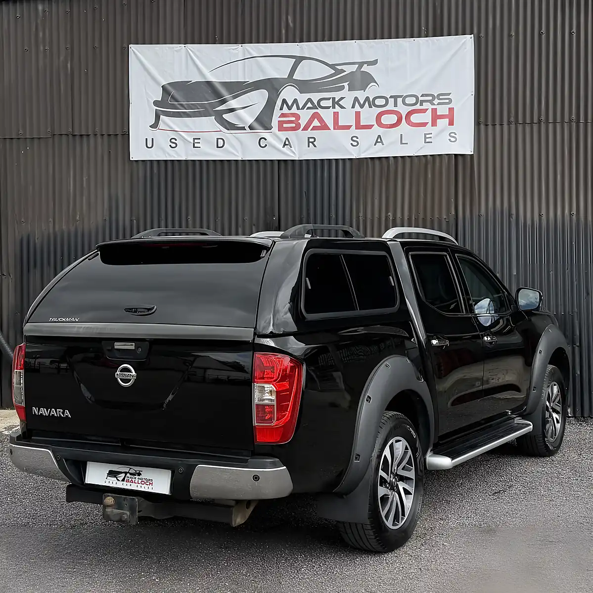 Used 2017 Nissan Navara Tekna Black - Interior and Exterior details 5