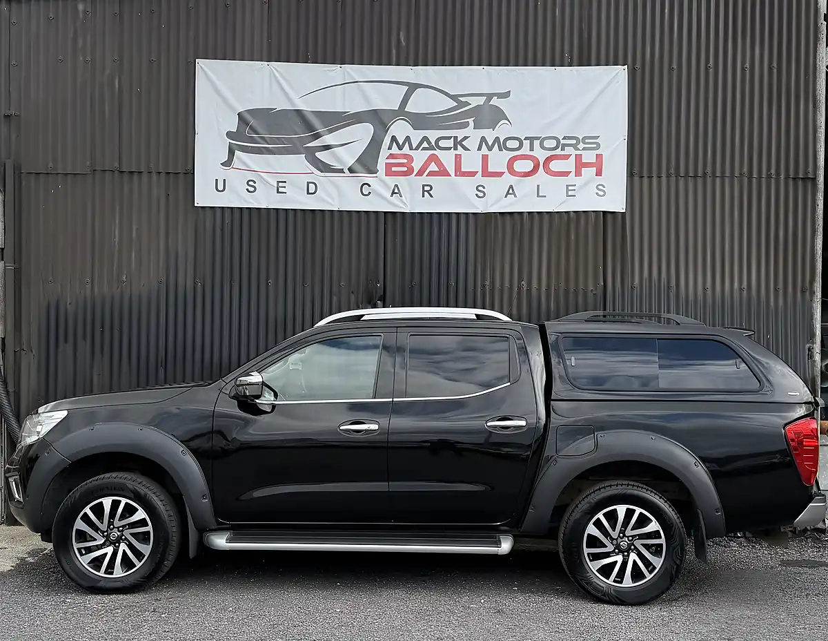 Used 2017 Nissan Navara Tekna Black - Interior and Exterior details 8