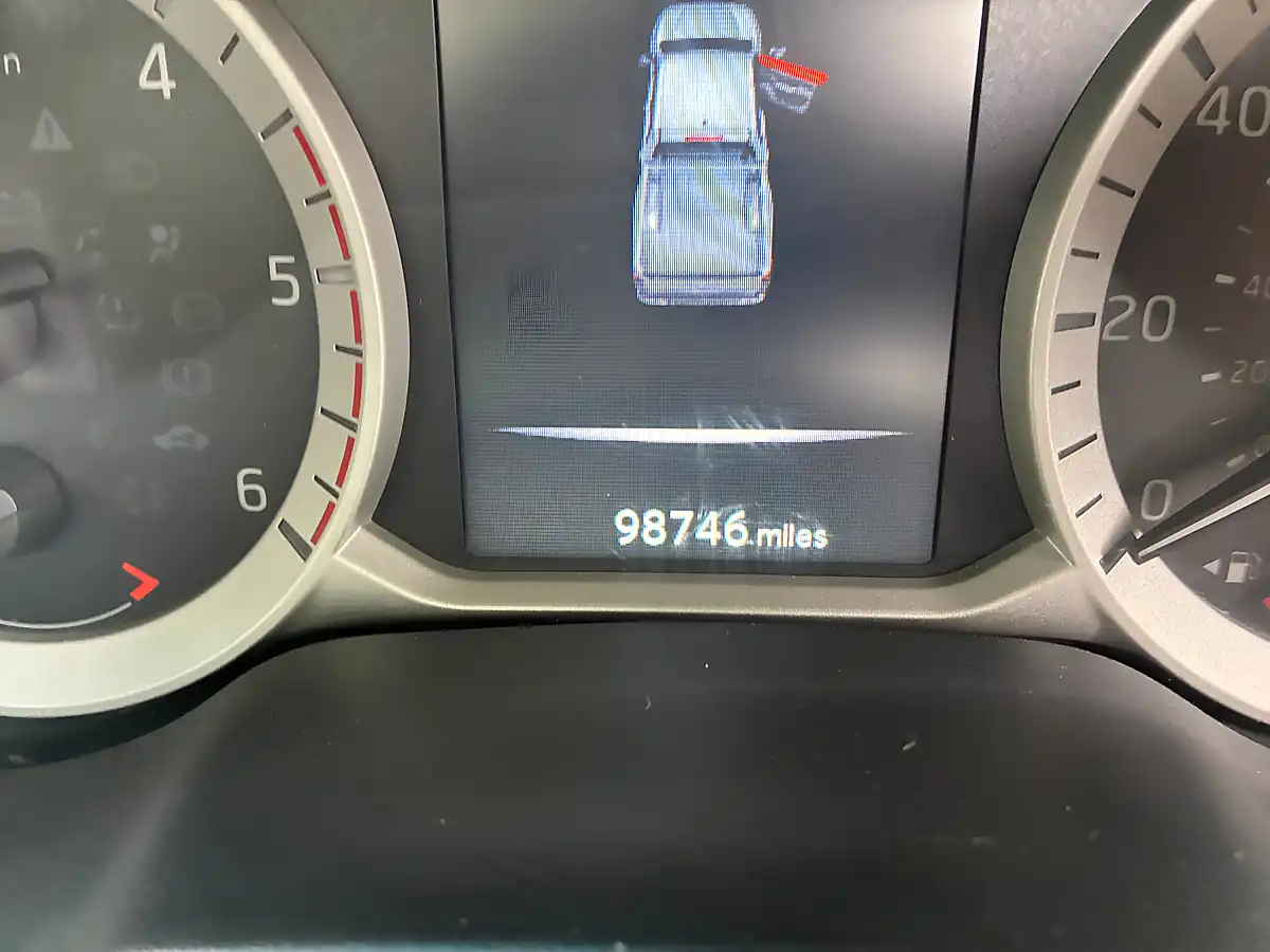 Used 2017 Nissan Navara Tekna Black - Interior and Exterior details 13