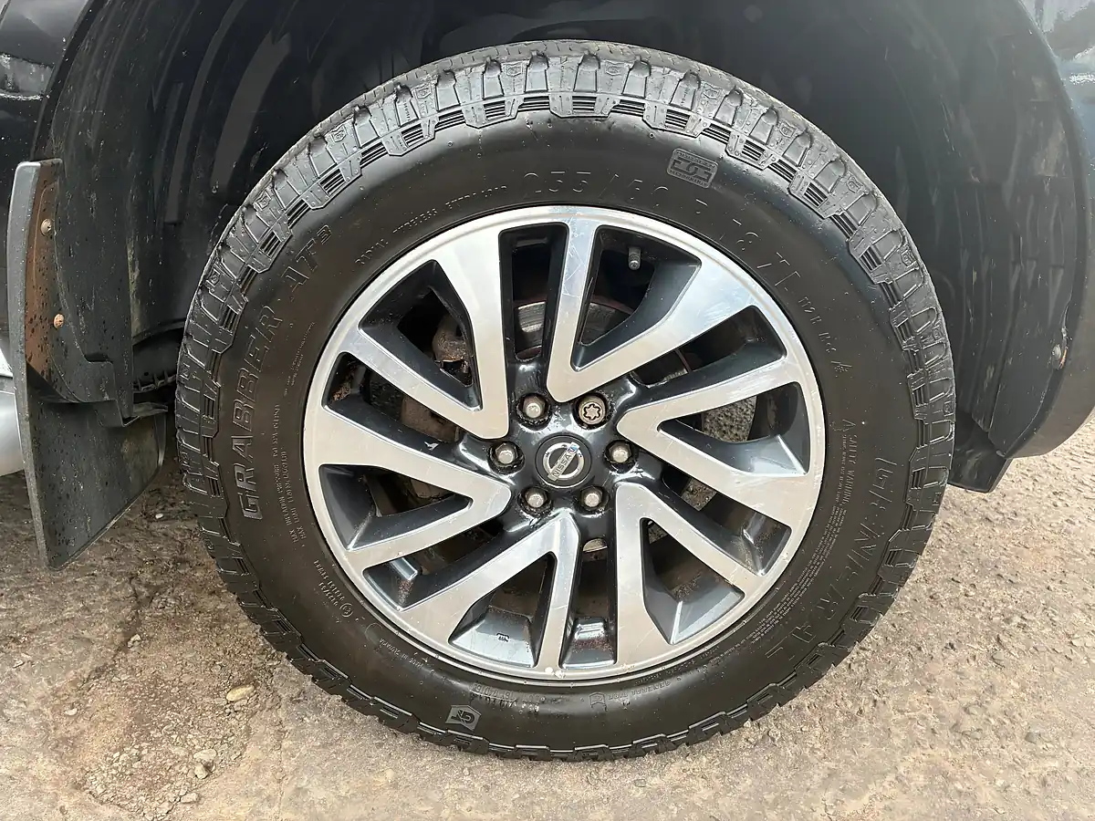 Used 2017 Nissan Navara Tekna Black - Interior and Exterior details 7