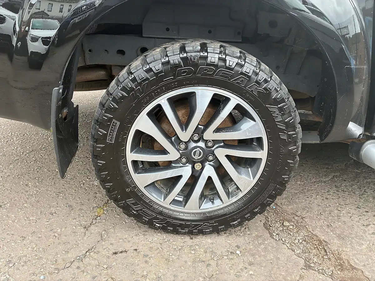 Used 2017 Nissan Navara Tekna Black - Interior and Exterior details 8