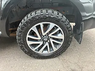 Used 2017 Nissan Navara Tekna Black - Interior and Exterior details 9
