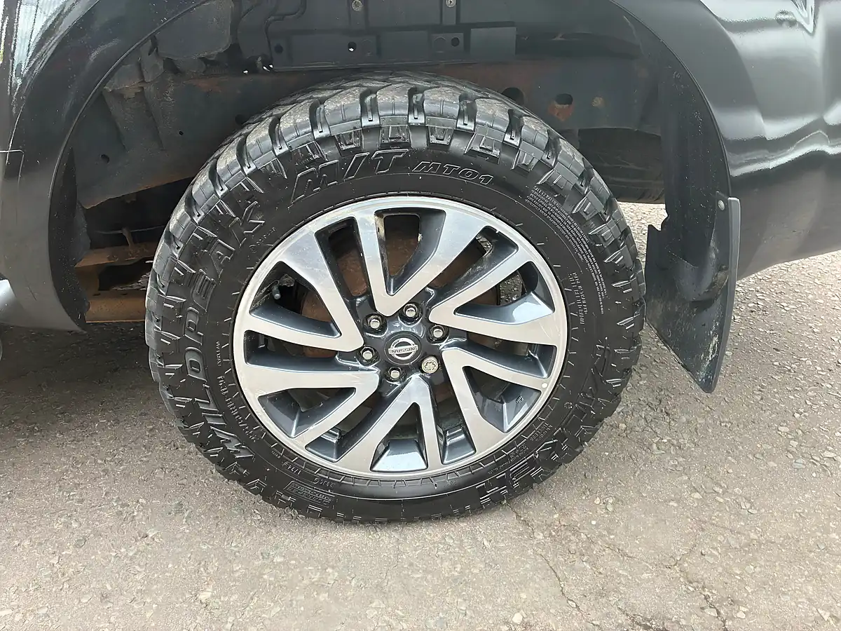 Used 2017 Nissan Navara Tekna Black - Interior and Exterior details 9