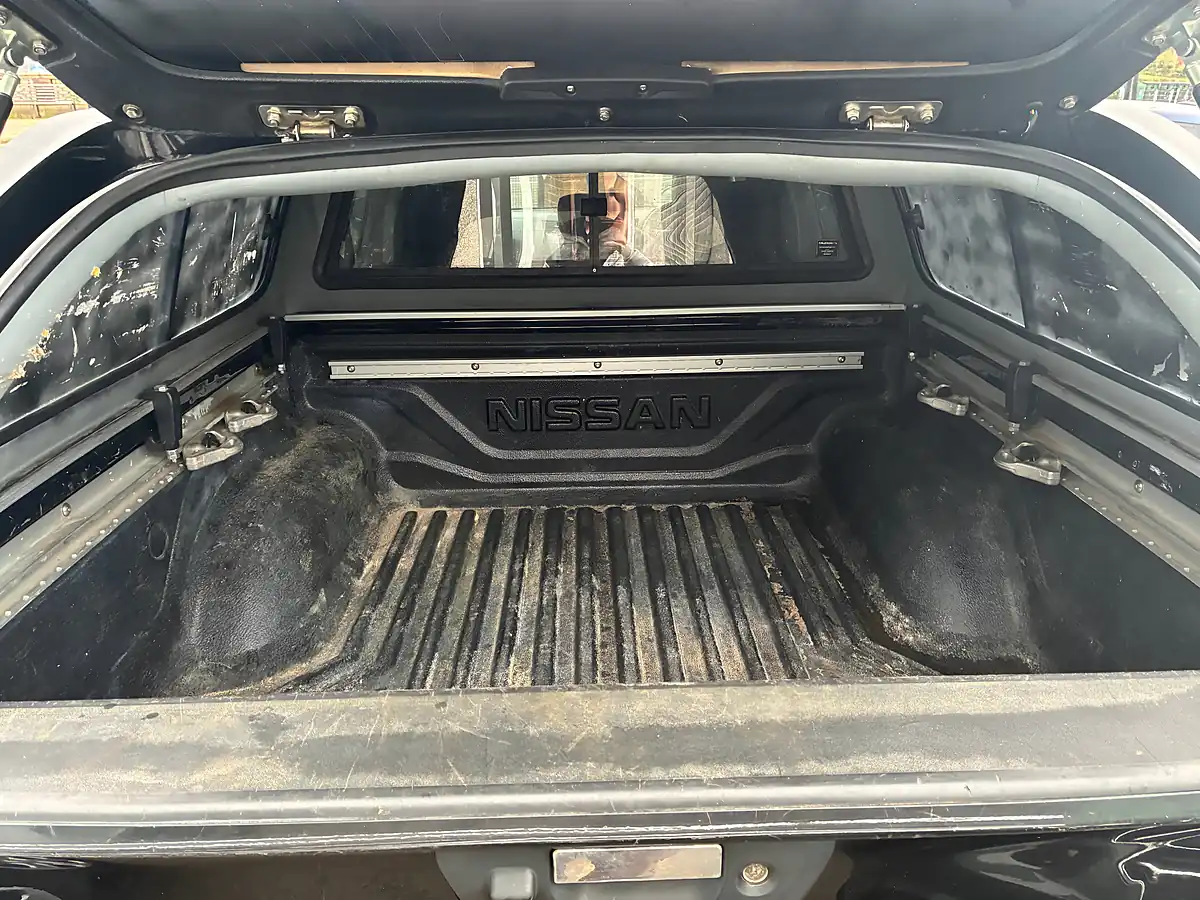 Used 2017 Nissan Navara Tekna Black - Interior and Exterior details 12