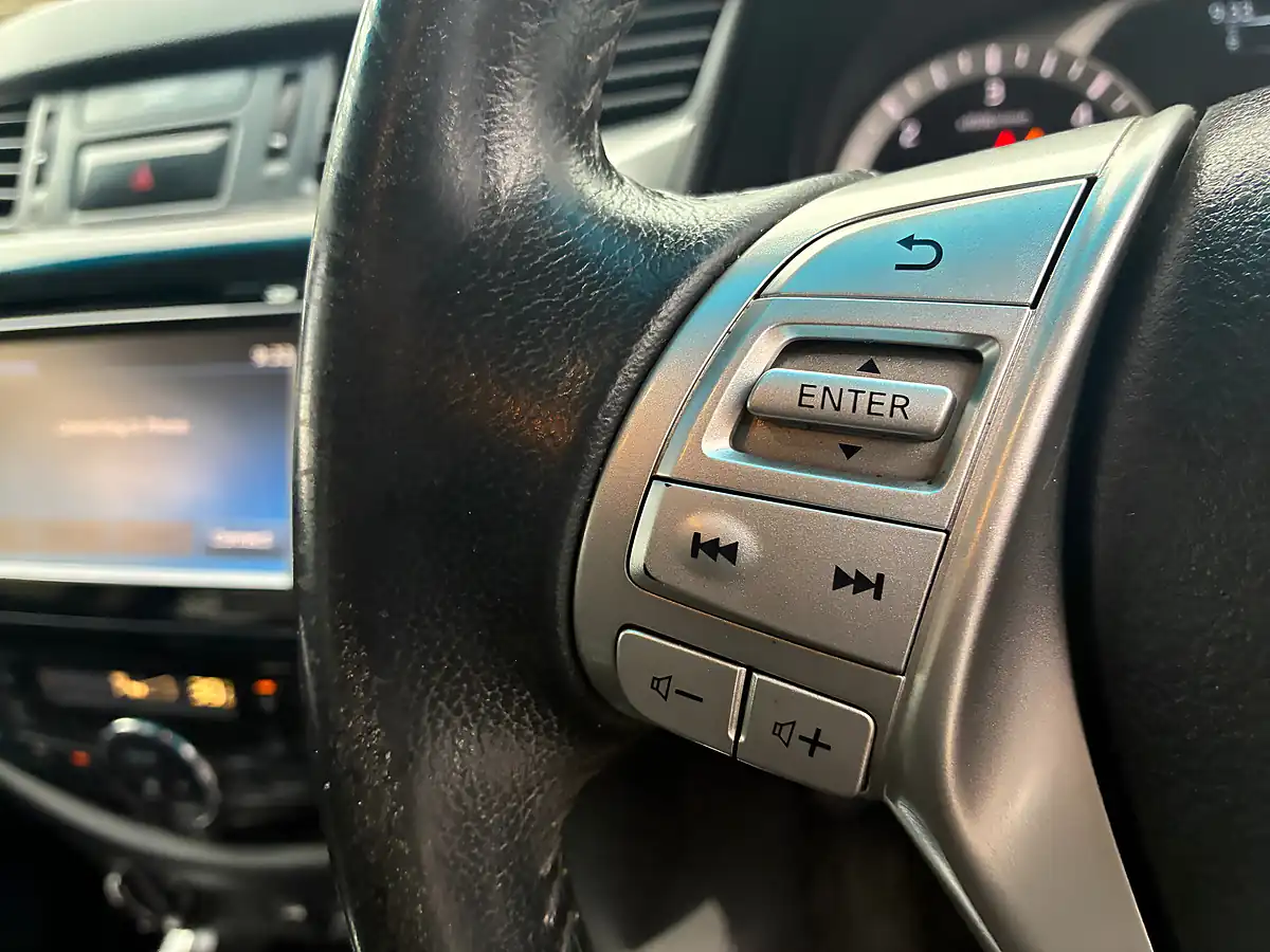 Used 2017 Nissan Navara Tekna Black - Interior and Exterior details 14