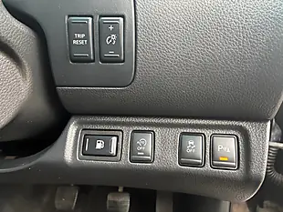 Used 2017 Nissan Navara Tekna Black - Interior and Exterior details 15
