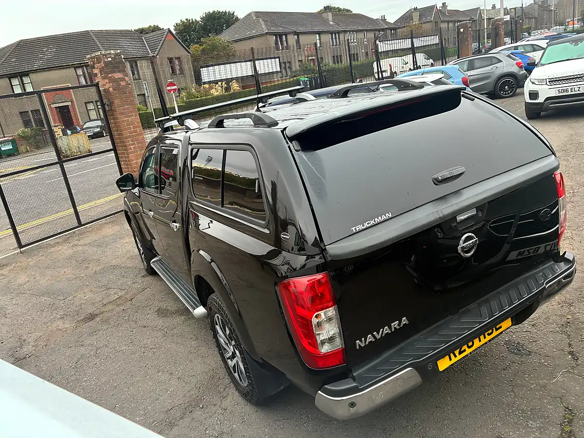 Used 2017 Nissan Navara Tekna Black - Interior and Exterior details 6