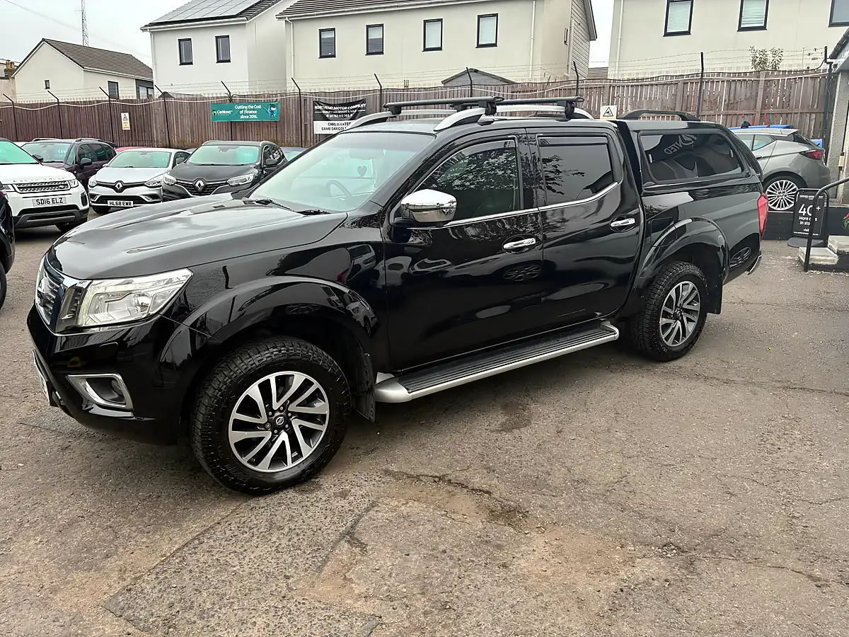 Used 2017 Nissan Navara Tekna Black - Interior and Exterior details 7