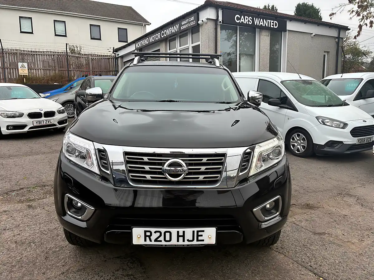 Used 2017 Nissan Navara Tekna Black - Interior and Exterior details 8