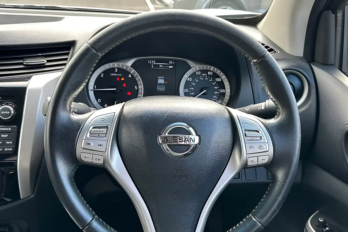 Used 2017 Nissan Navara Tekna Blade Silver - Interior and Exterior details 10