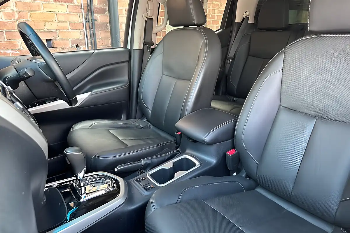 Used 2017 Nissan Navara Tekna Blade Silver - Interior and Exterior details 11