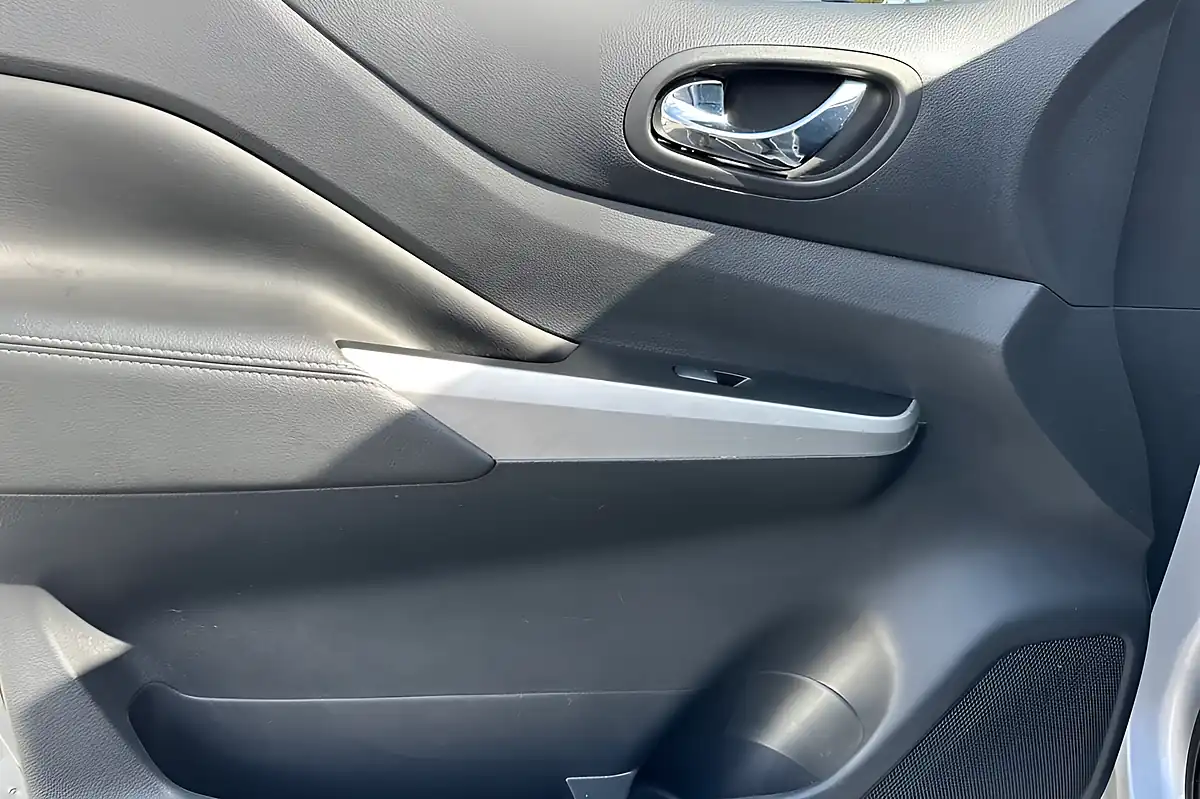 Used 2017 Nissan Navara Tekna Blade Silver - Interior and Exterior details 13