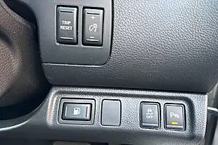 Used 2017 Nissan Navara Tekna Blade Silver - Interior and Exterior details 17