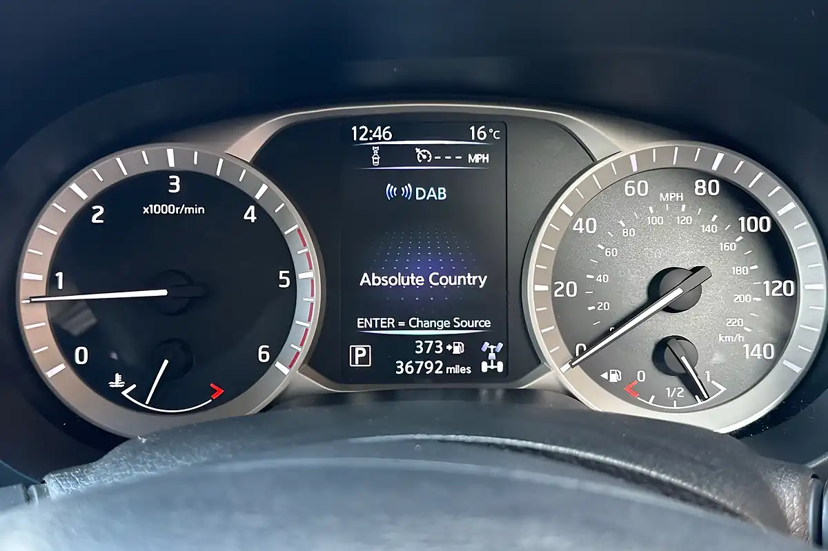Used 2017 Nissan Navara Tekna Blade Silver - Interior and Exterior details 18