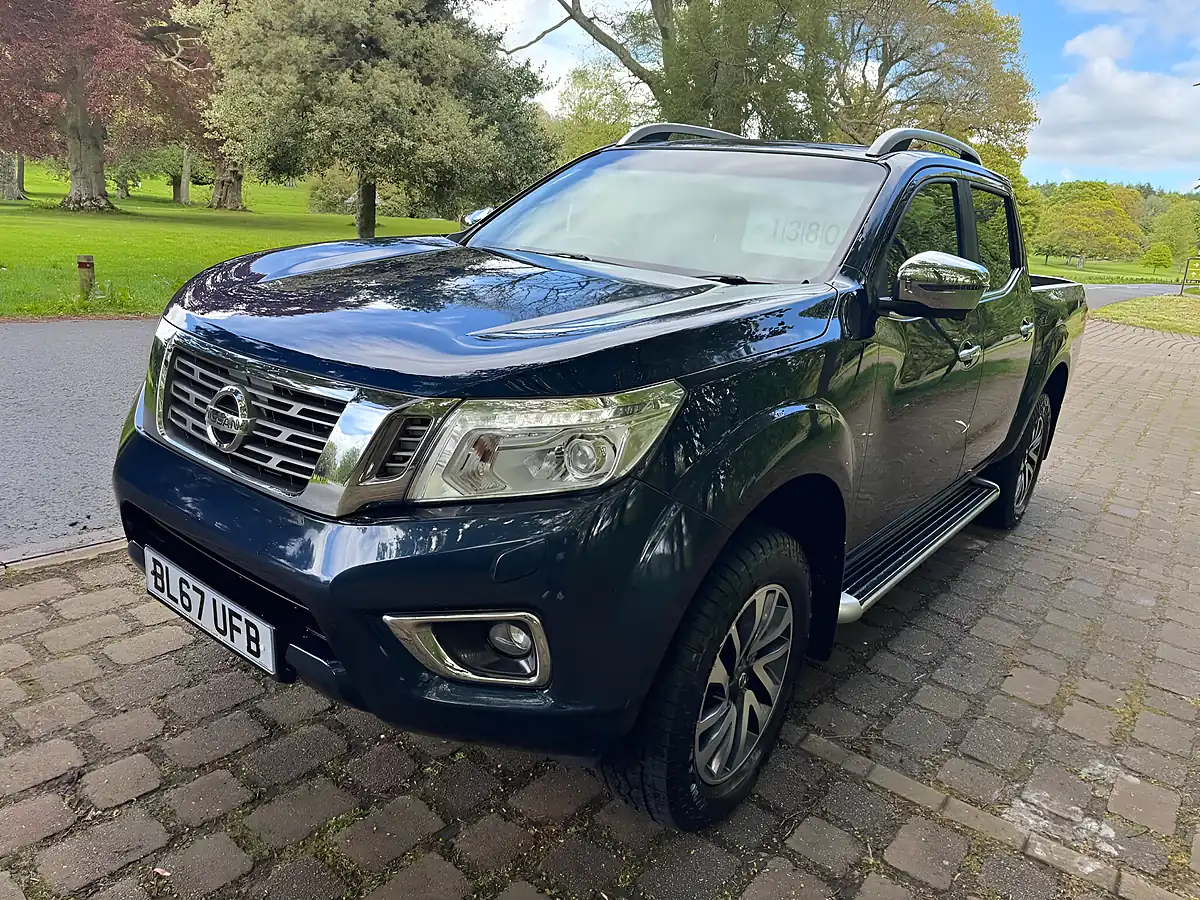 Used 2017 Nissan Navara Tekna Blue - Interior and Exterior details 12