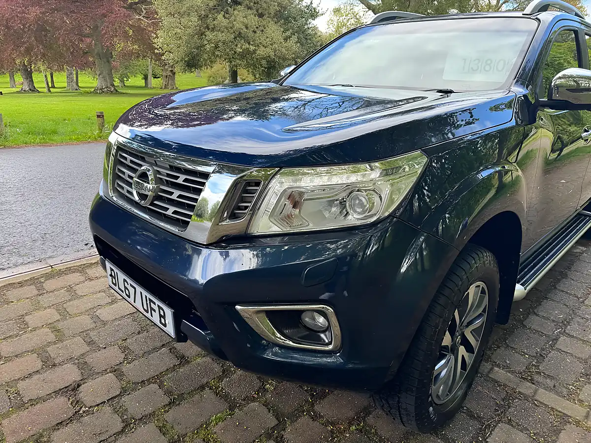 Used 2017 Nissan Navara Tekna Blue - Interior and Exterior details 13