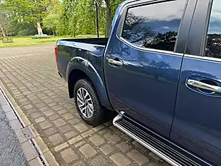 Used 2017 Nissan Navara Tekna Blue - Interior and Exterior details 17