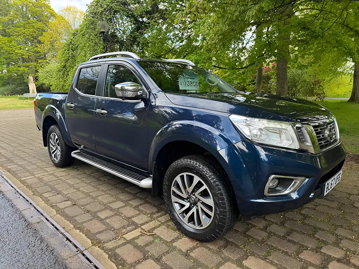 Used 2017 Nissan Navara Tekna Blue - Interior and Exterior details 2