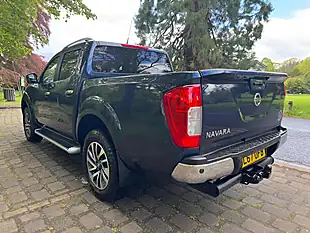 Used 2017 Nissan Navara Tekna Blue - Interior and Exterior details 7