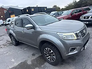 Used 2017 Nissan Navara Tekna Grey - Interior and Exterior details 13
