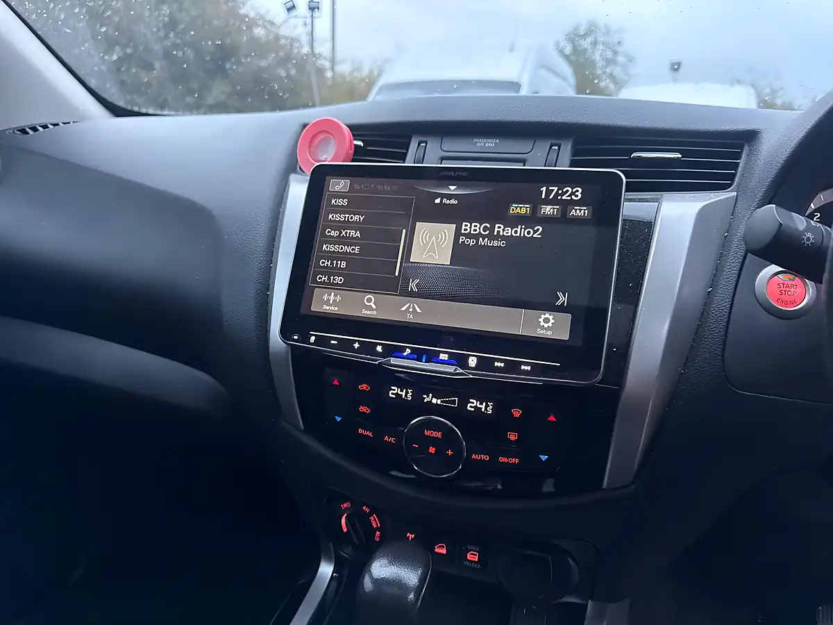 Used 2017 Nissan Navara Tekna Grey - Interior and Exterior details 16