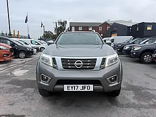 Used 2017 Nissan Navara Tekna Grey - Interior and Exterior details 6