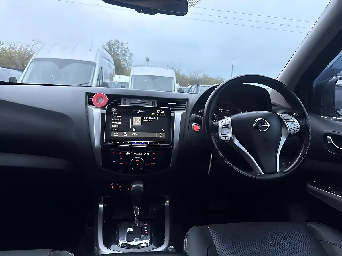 Used 2017 Nissan Navara Tekna Grey - Interior and Exterior details 9