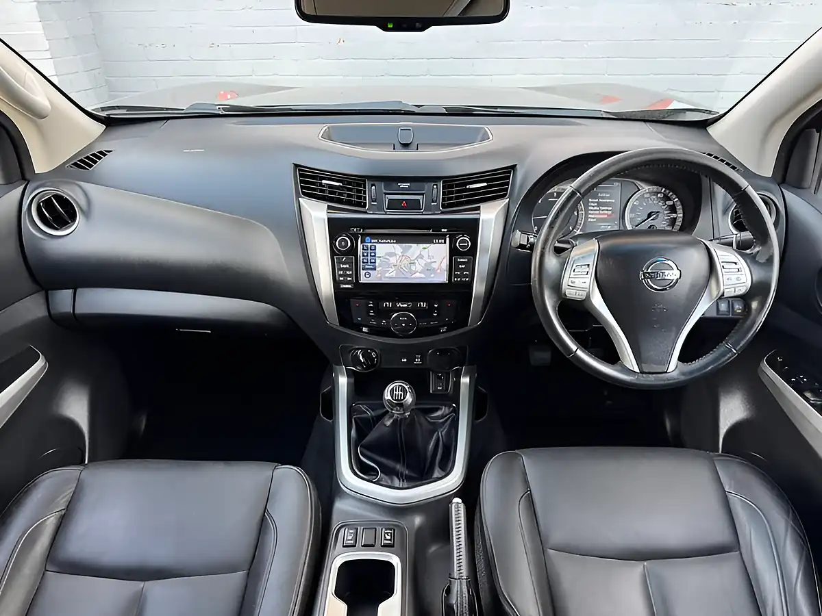 Used 2017 Nissan Navara Tekna Grey - Interior and Exterior details 10