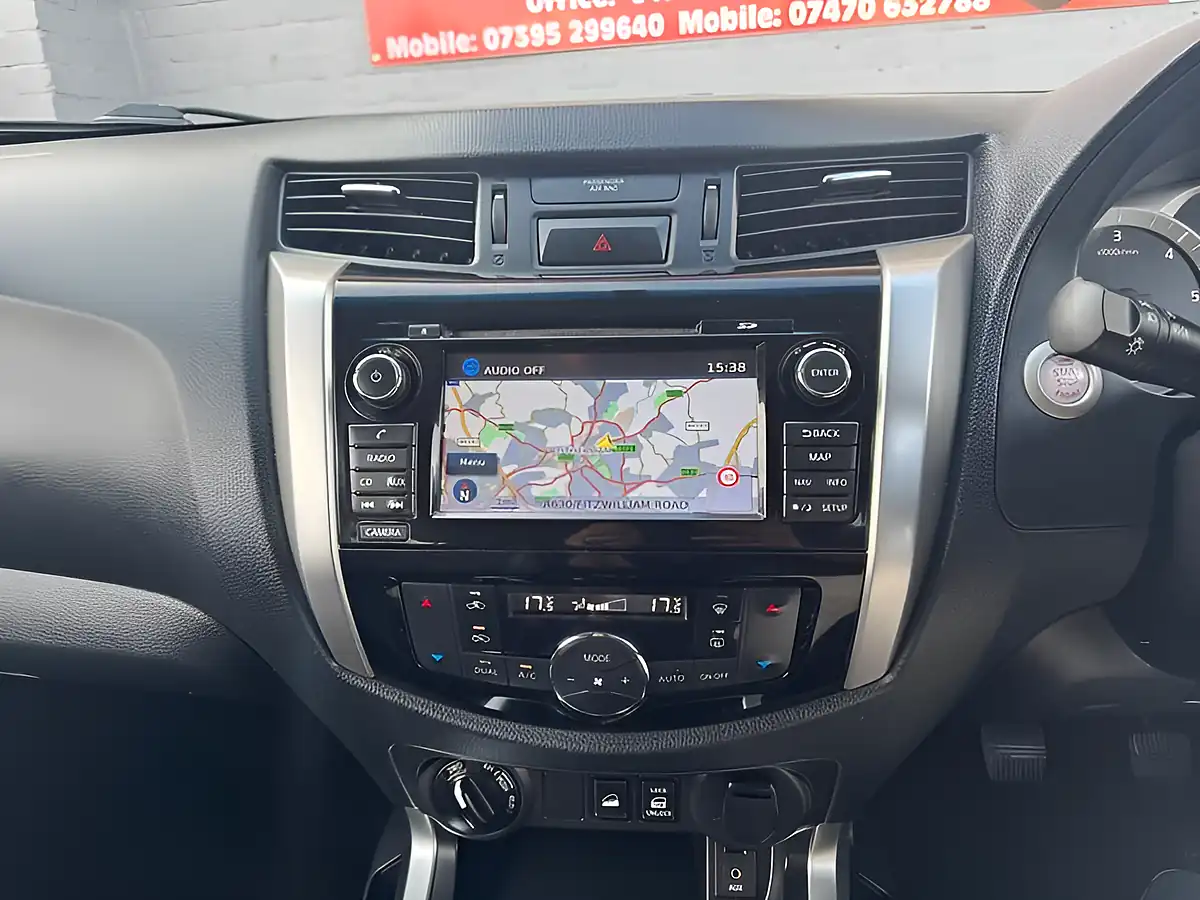 Used 2017 Nissan Navara Tekna Grey - Interior and Exterior details 12
