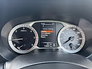 Used 2017 Nissan Navara Tekna Grey - Interior and Exterior details 18