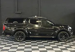 Used 2017 Nissan Navara Tekna Metallic Black - Interior and Exterior details 10