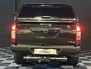 Used 2017 Nissan Navara Tekna Metallic Black - Interior and Exterior details 14