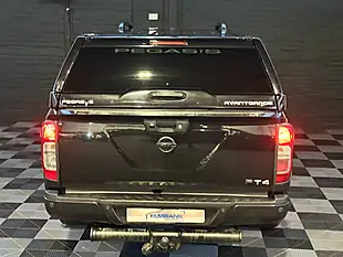 Used 2017 Nissan Navara Tekna Metallic Black - Interior and Exterior details 16