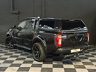 Used 2017 Nissan Navara Tekna Metallic Black - Interior and Exterior details 18