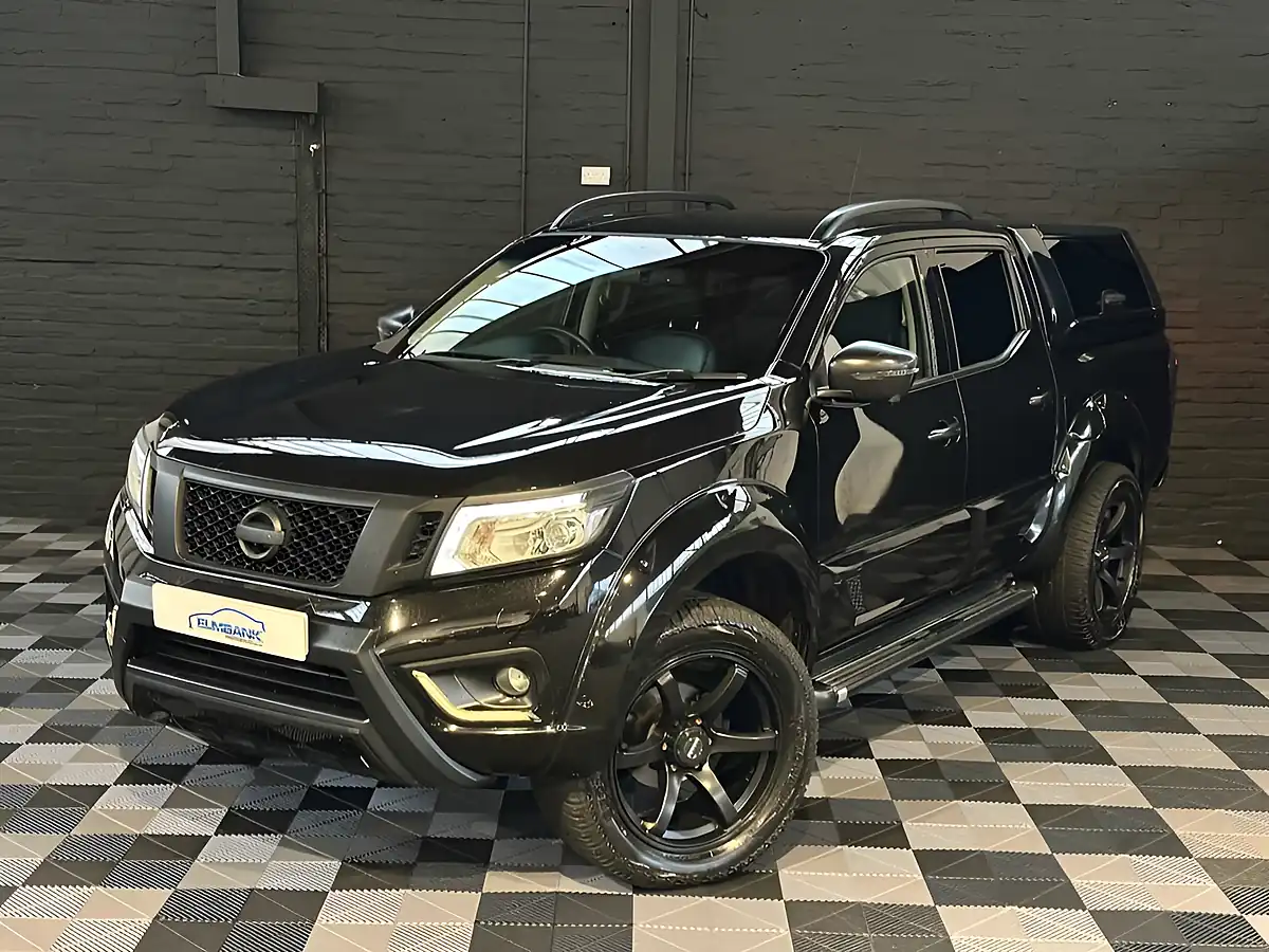 Used 2017 Nissan Navara Tekna Metallic Black - Interior and Exterior details 3