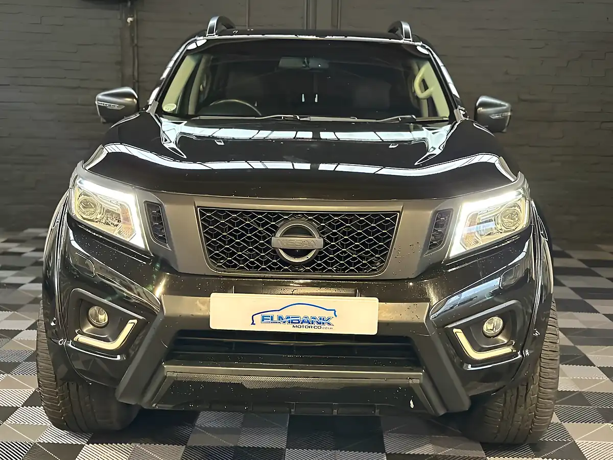 Used 2017 Nissan Navara Tekna Metallic Black - Interior and Exterior details 5