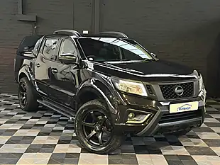 Used 2017 Nissan Navara Tekna Metallic Black - Interior and Exterior details 8
