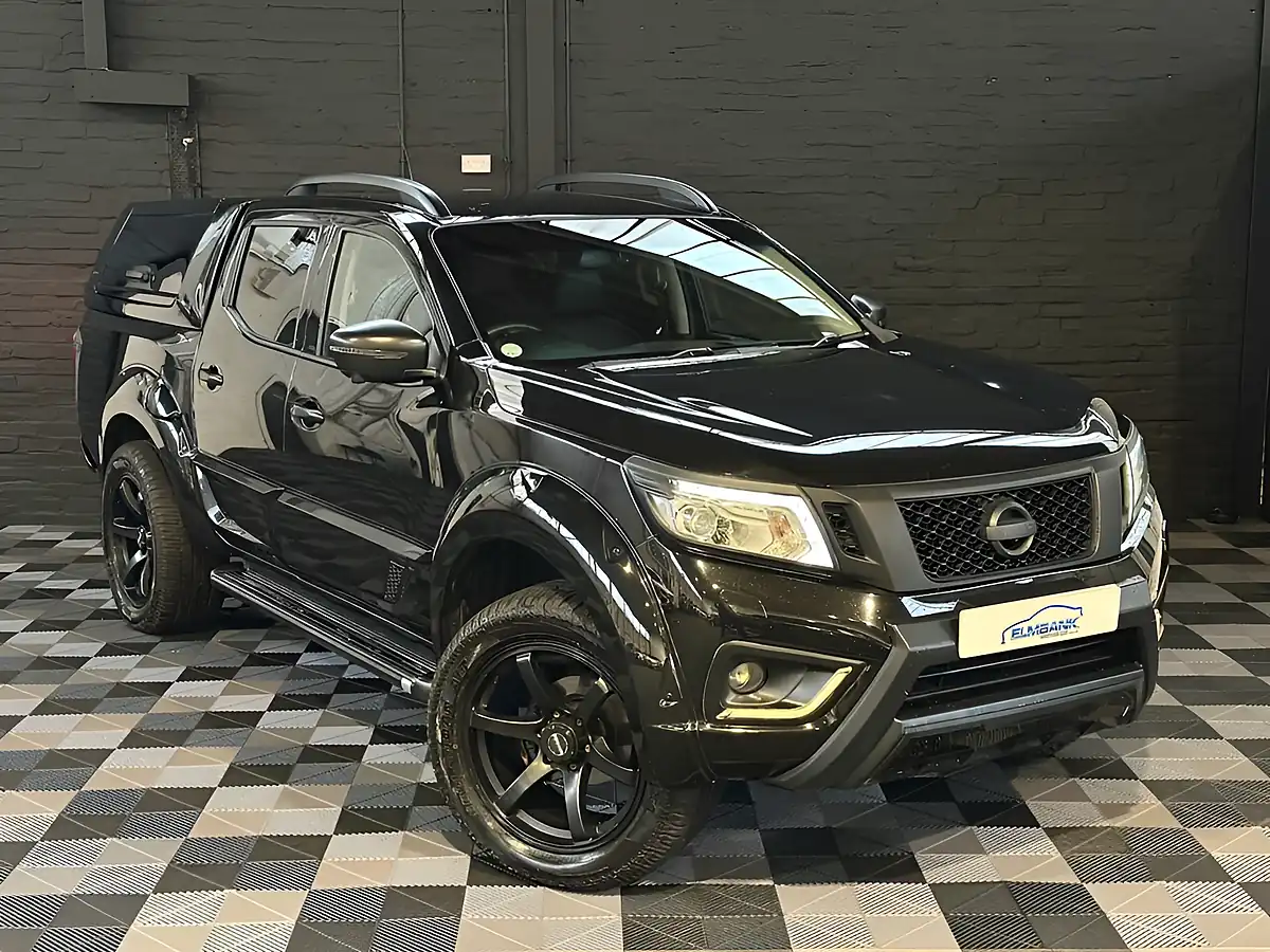 Used 2017 Nissan Navara Tekna Metallic Black - Interior and Exterior details 9
