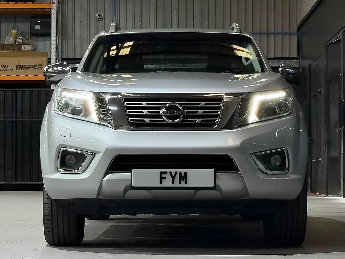 Used 2017 Nissan Navara Tekna Silver - Interior and Exterior details 11