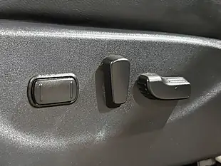 Used 2017 Nissan Navara Tekna Silver - Interior and Exterior details 15