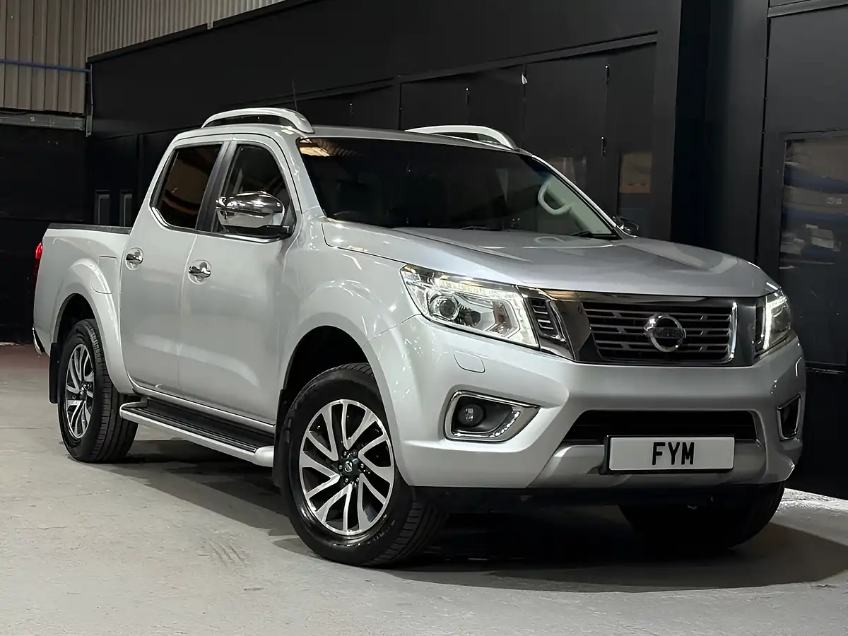 Used 2017 Nissan Navara Tekna Silver - Interior and Exterior details 3